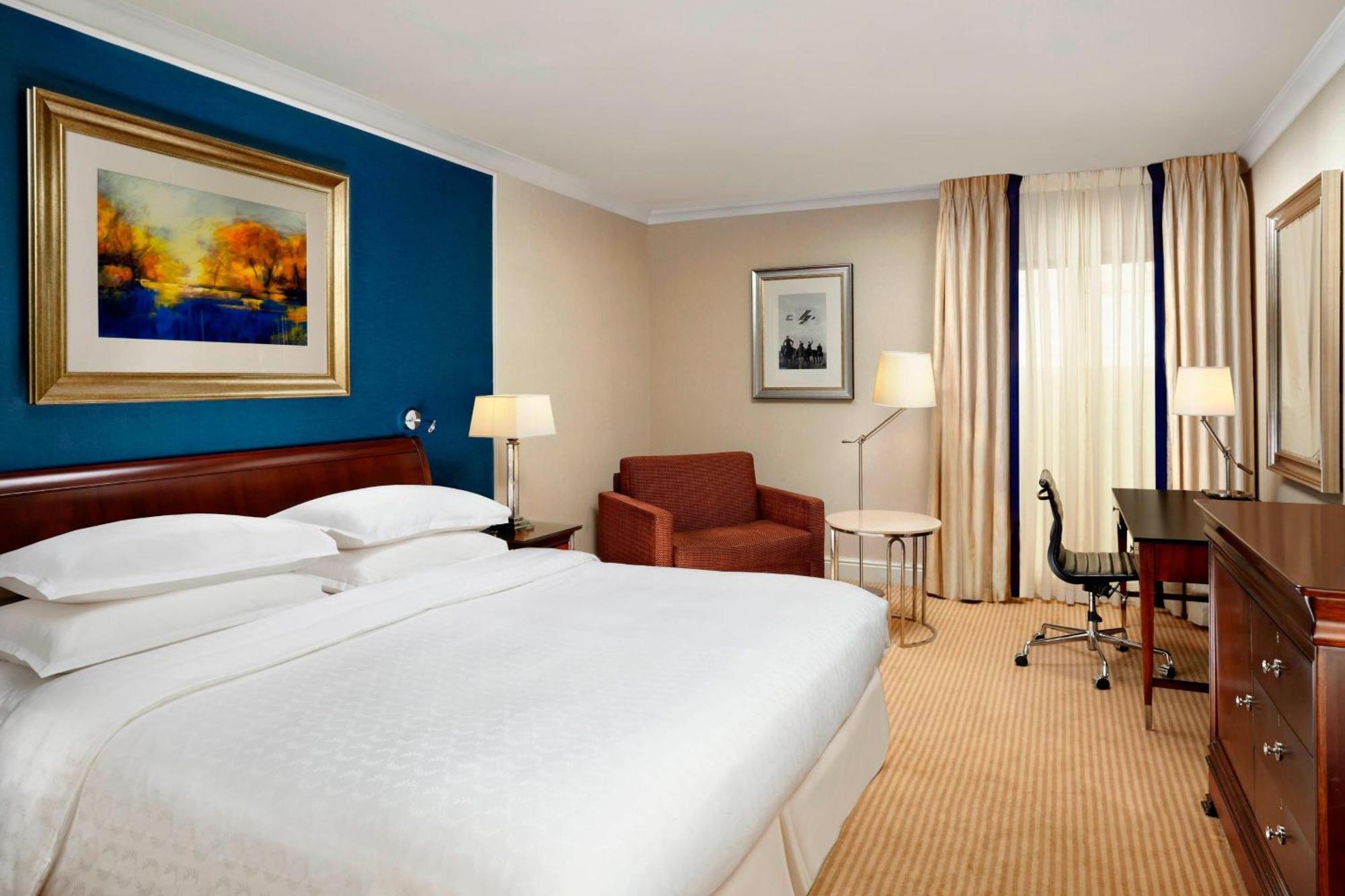 Sheraton Skyline Hotel London Heathrow Hillingdon Dış mekan fotoğraf