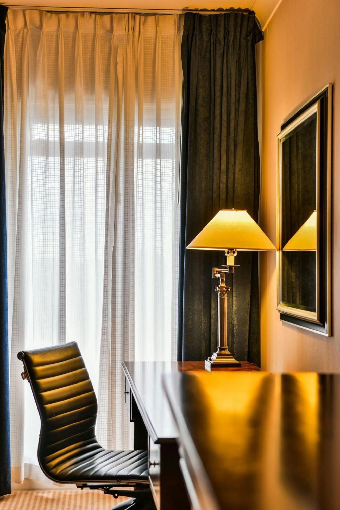Sheraton Skyline Hotel London Heathrow Hillingdon Dış mekan fotoğraf